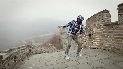 Дъбстеп танц върху Китайската Стена ( Amazing Dubstep )