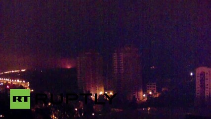 Украйна: Пламъци осветяват небето на Донецк