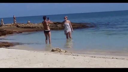 Ето какво правят жените когато са на море! Смях.