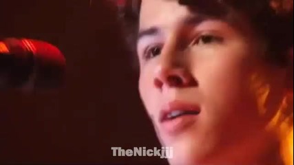 Невероятно изпълнение на Nick Jonas - Who i am 