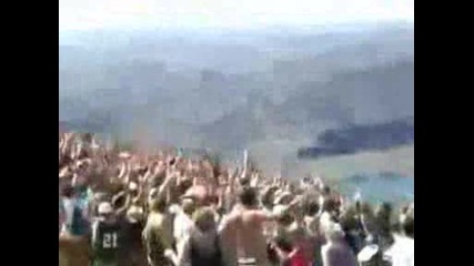 Да накараш тълпата да танцува