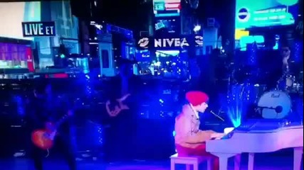 Justin Bieber singing on Dick Clarks New Years Eve (2011)