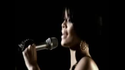 Rihanna - Umbrella - Live @ WalMart Soundcheck