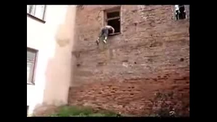 Russian Climbing Parkour Escape