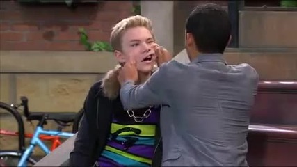 Shake It Up - Theme Song 
