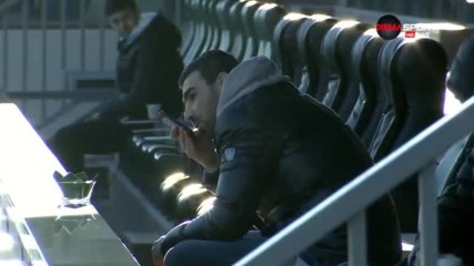 Владо Стоянов гледа Лудогорец от трибуните и говори по телефона