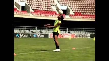 супер реклама за новите бутонки на Ronaldinho