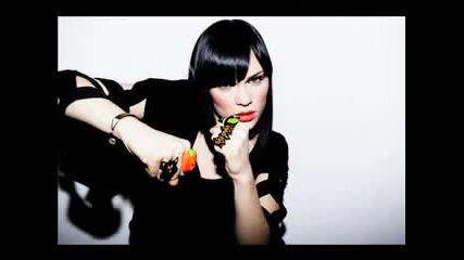 Jessie J - Who You Are {цялата песен !}