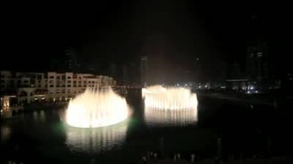 Dubai fountain showing / 4 