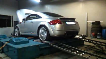 Audi_tt_r32_gt42_in_action
