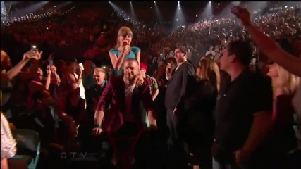 Taylor Swift - 22 [ Billboard Music Awards 2013 ]