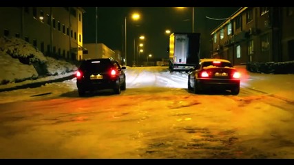 Състезание поледица: Bmw със зимни гуми срещу 4x4 Subaru с летни