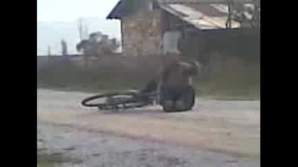 Пияница пада в С.труд (бай тенко байряка) 1 част