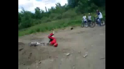 Жестоко Пребиване С Колело