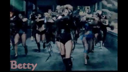 Miley is solo [mv]