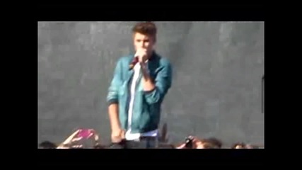 Justin Bieber Wango Tango 2012 wardrobe malfunction