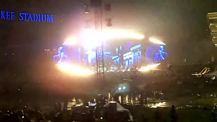 Jay - Z and Eminem - Ranegade ~ live at Yankee Stadium