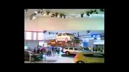 Първата Летяща В Света Кола На Авто Изложение В Париж