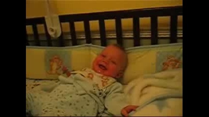 Бебе Има Много Готин Смях!