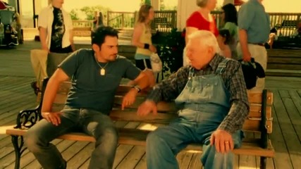 Brad Paisley and Andy Griffith - Waitin' On A Woman [превод на български]