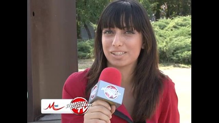 Alex P: В "Подробности" заложихме само на една мацка, но качествена