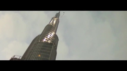 Спиращи дъха скокове от най-високите сгради в Дубай! Не е за хора със слаби сърца!
