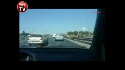 сам си снима катастрофата