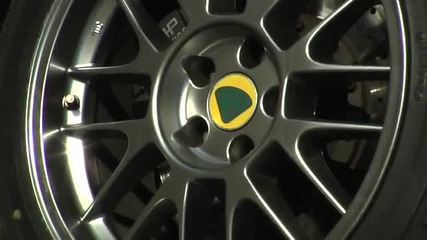Lotus Esprit V8 срещу няколко мощни автомобила