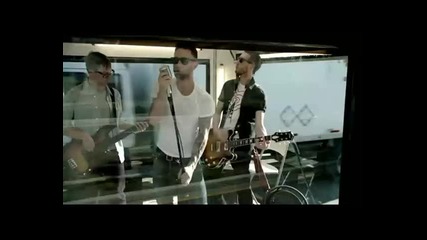 Maroon 5 - Never Gonna Leave This Bed