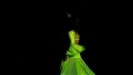Готина Кака танцува Belly Dance