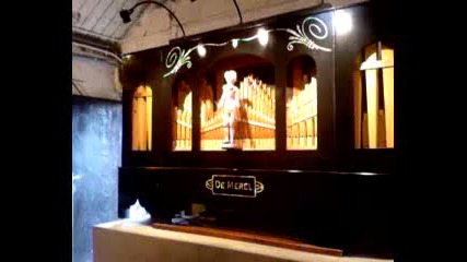 Латерна - 52 Key Griffiths Street Organ De Merel свири Telstar 