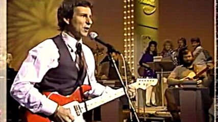 Jimmy Travis - Choo Choo Ch' Boogie / Live on Nashville Now 1986