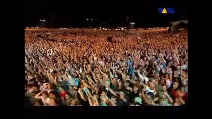 Robbie Williams Feel live at Knebworth 2003