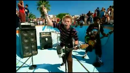 Sum 41 - In Too Deep - (official Music Video) 