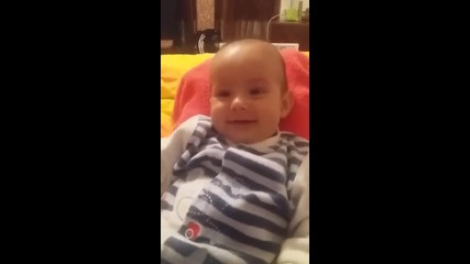 Бебешки смях... малкия Мишо