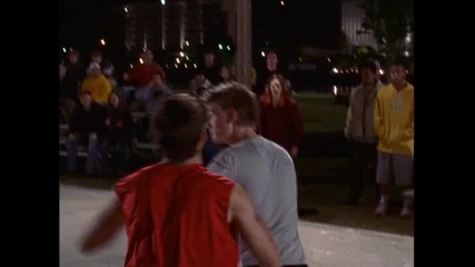 One Tree Hill Двубоя между Лукас и Нейтън 