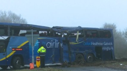 17 ранени при автобусна катастрофа заради мъгла