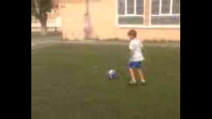Иво (7 годишен футболен талант)