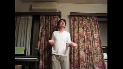 Как да се научим да жунглираме с 4 топки :) 