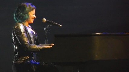 Прекрасната!!! Demi Lovato-свири на пиано (hershey, Pa - October 24, 2014)