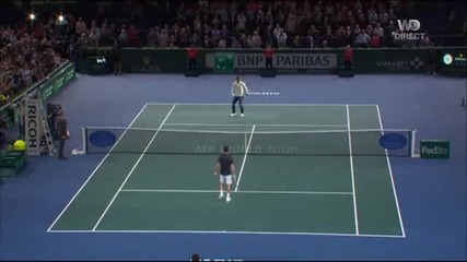Ибрахимович играе тенис срещу Джокович