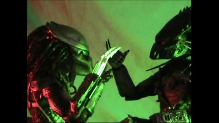 Classic Predator vs Wolf Predator in stop motion!