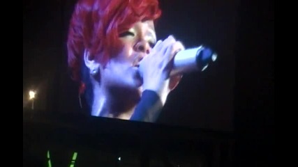 Rihanna - Love The Way You Lie & Airplanes live in toronto 