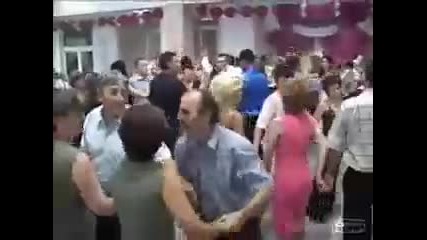 Шамари на сватбата 