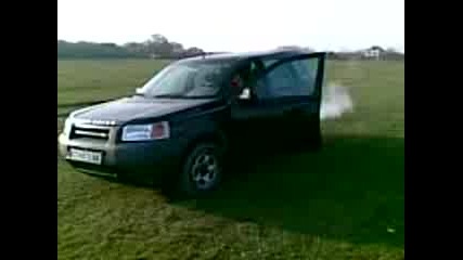Land Rover prekasva4 