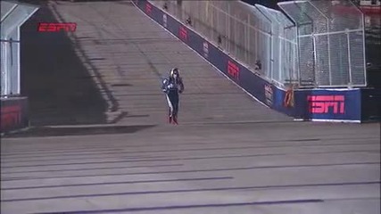 Travis Pastrana със световен рекорд за най - дълъг скок с кола (81м) 