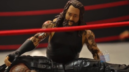 Bray Wyatt vs. Roman Reigns - Action Figure Showdown (mbg1211)