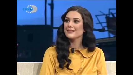 Berguzar Korel Beyaz show 