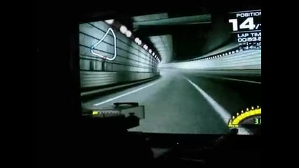 Дали не се забавлява на 200 инчово Тв