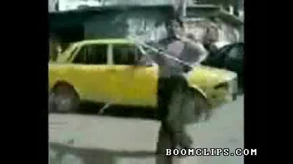 Чудо! Изведнъж той може да ходи отново